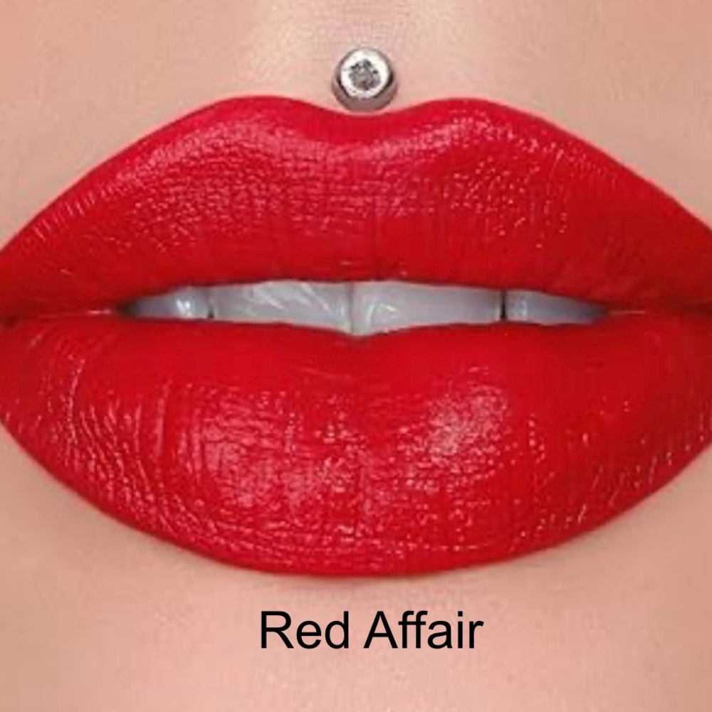 NIB Jeffree Star "Red Affair" Velvet Trap-Discontinued